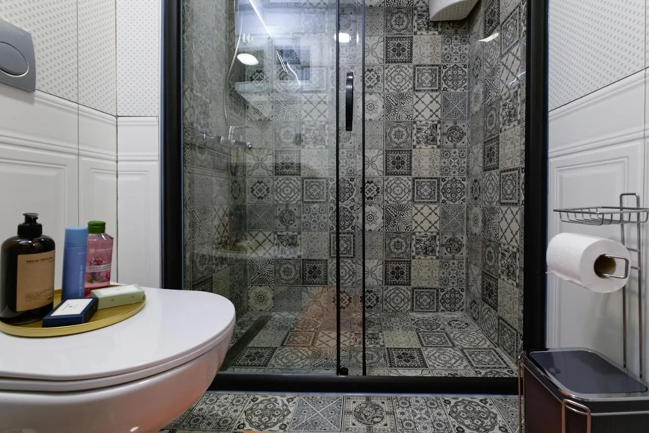 Artful Apartment W/Projector In Beyoglu, Cihangir Istanbul