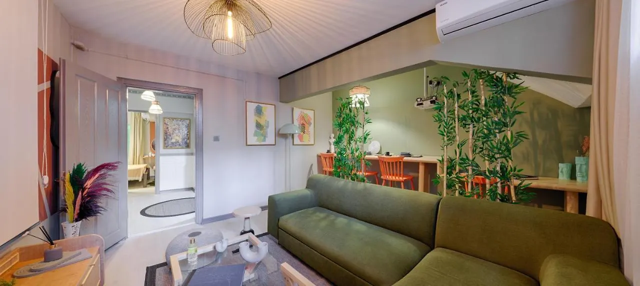 Artful Apartment W/Projector In Beyoglu, Cihangir Istanbul