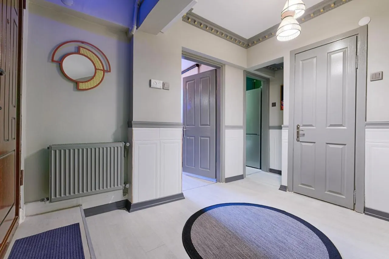Artful Apartment W/Projector In Beyoglu, Cihangir Istanbul 0*,